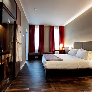 **** Hotel 10 Keys Italien